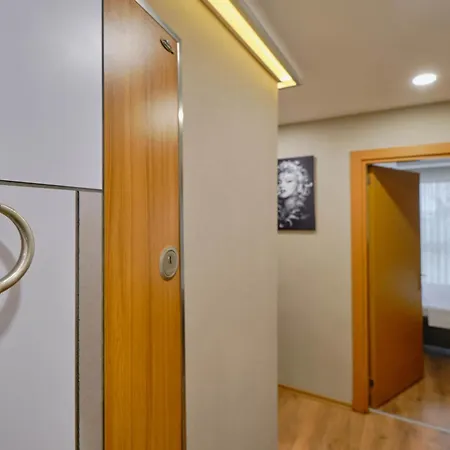 Appartamento Private At Beylikduezue Nearly To E5 2 *