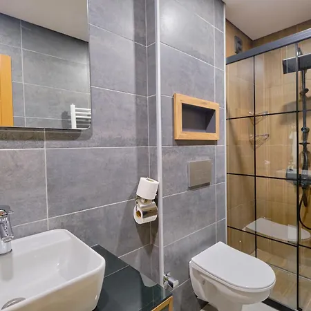 Private At Beylikduezue Nearly To E5 2 *