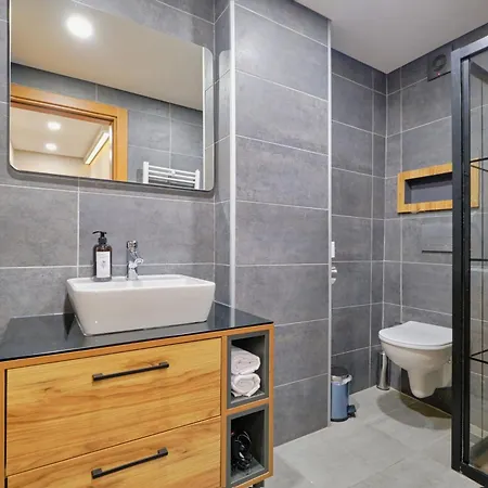 Private At Beylikduezue Nearly To E5 2 * イスタンブール